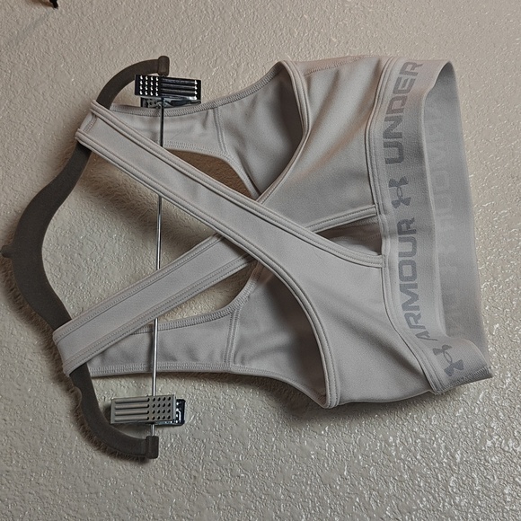 NWOT Under Armour Compression Sports bra sz XS - Picture 3 of 4